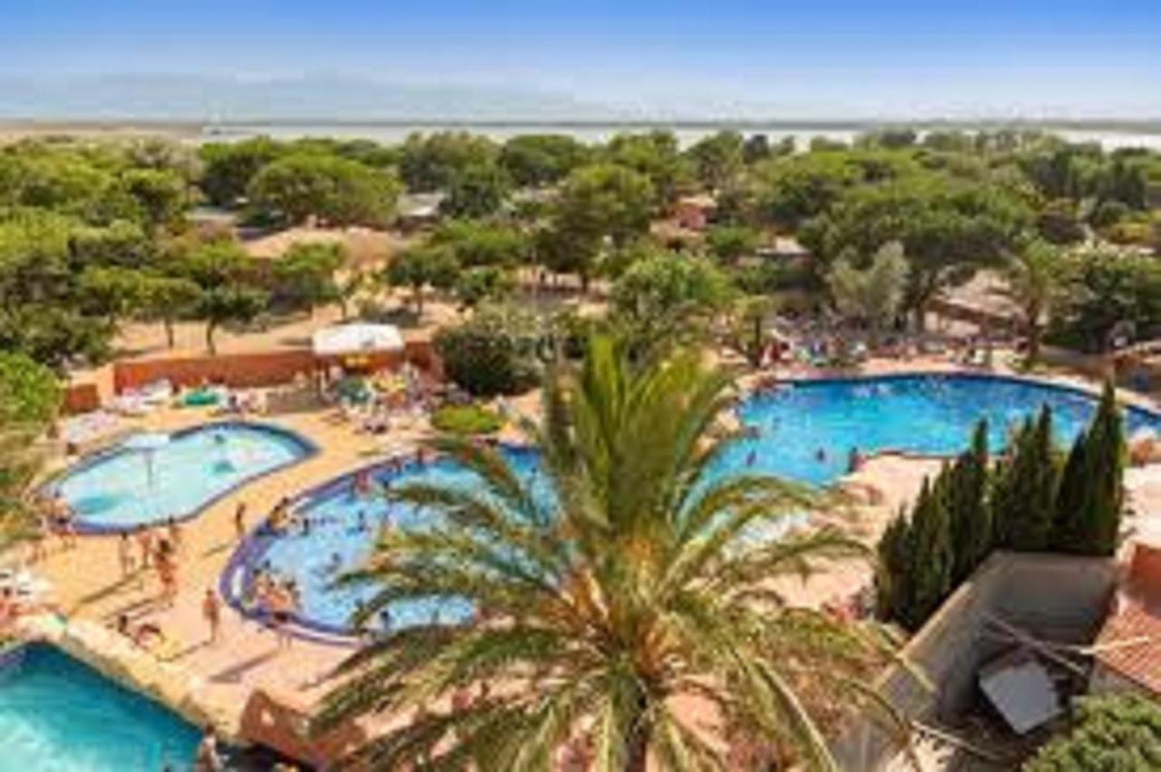 Mhvacances Louent Plusieurs Mobilhomes Dans Camping 4 Etoiles A 200M De La Plage Et Cure Thermale Canet-en-Roussillon Buitenkant foto